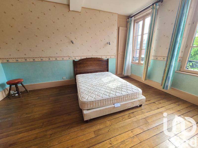 Maison - 222 m² - 7 pièces