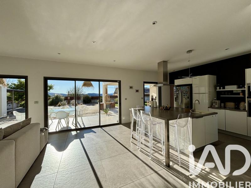 Maison - 145 m² - 5 pièces