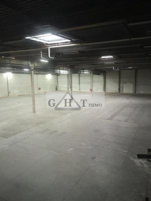 Entrepôt - 2 725 m²