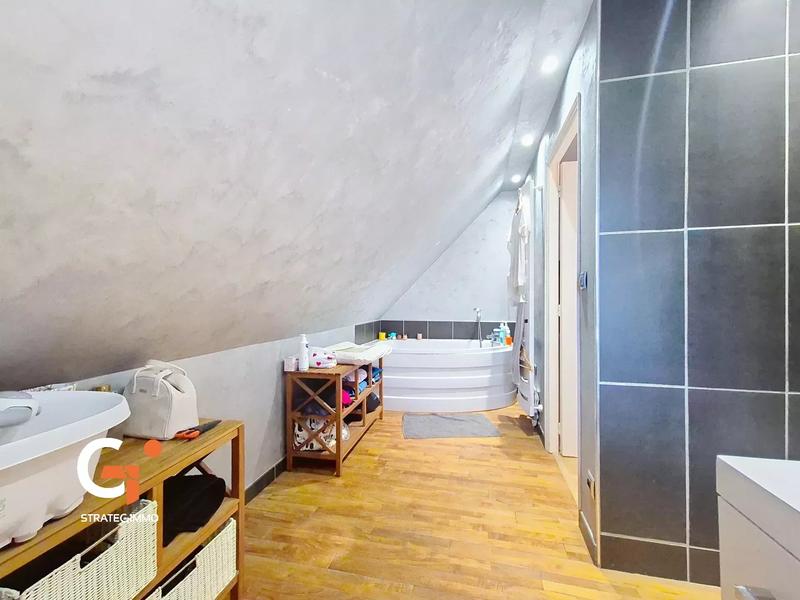 Maison - 110 m² - 6 pièces