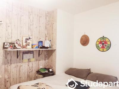 Chambre - 12 m² - 1 pièce