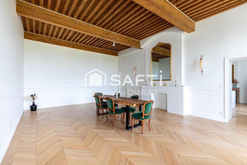 Maison - 300 m² - 8 pièces