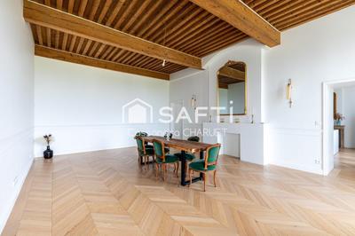 Maison - 300 m² - 8 pièces