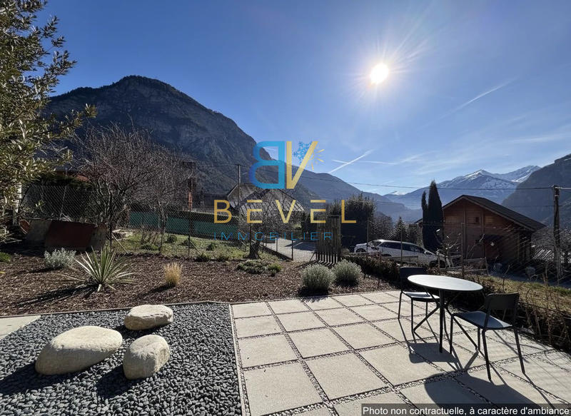 Maison - 324 m² - 5 pièces