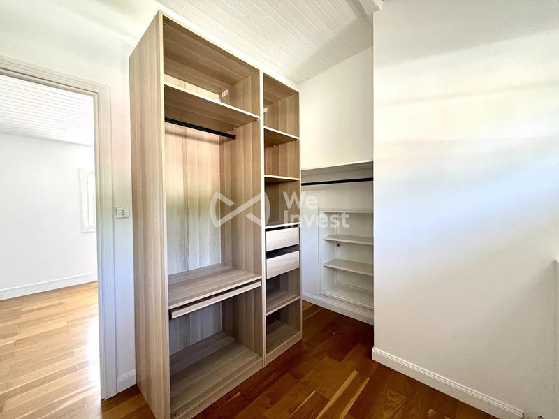 Villa - 192 m² - 8 pièces