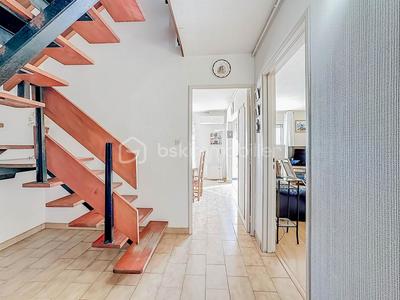 Villa - 100 m² - 5 pièces