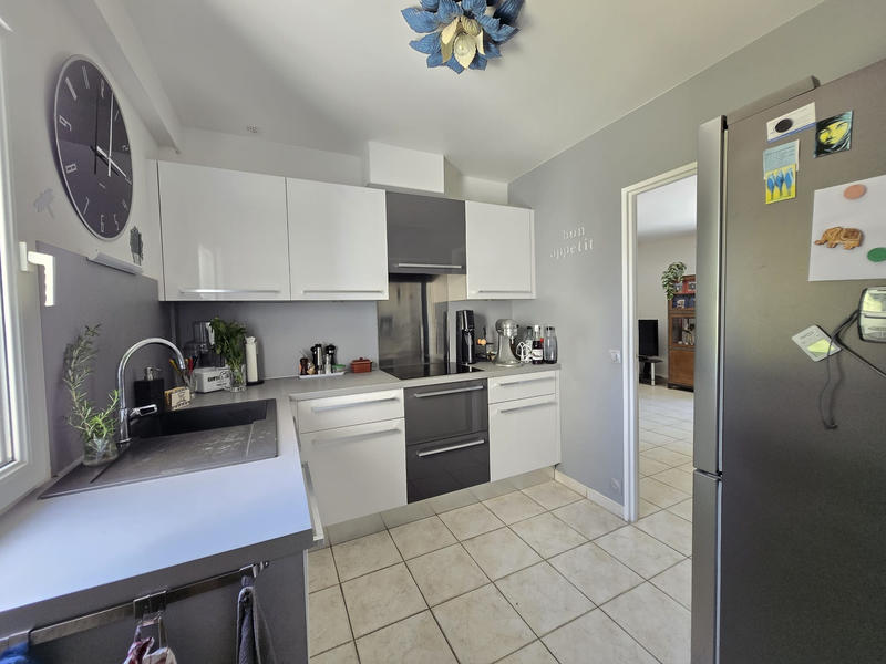 Maison - 230 m² - 9 pièces