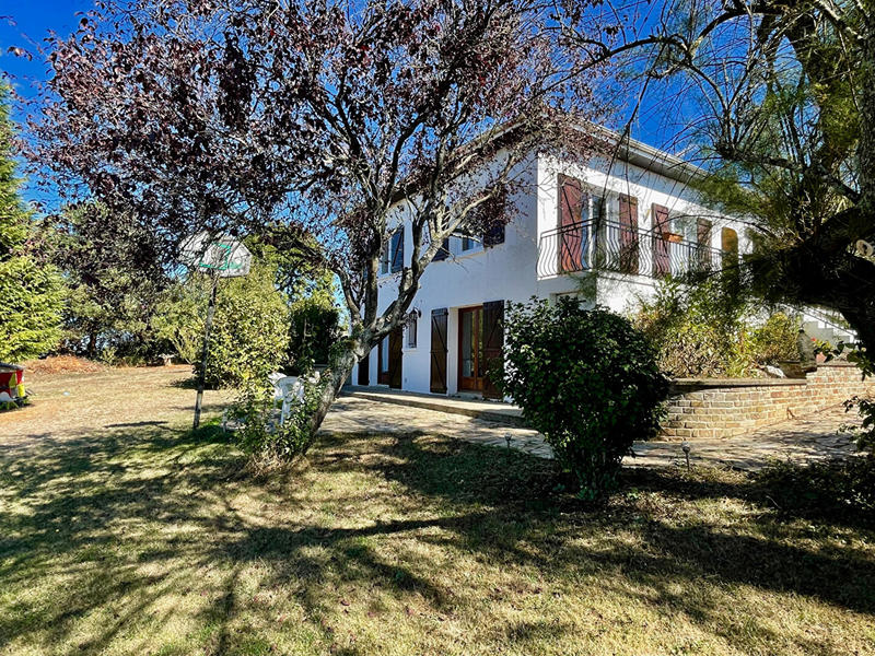 Maison - 143 m² - 7 pièces