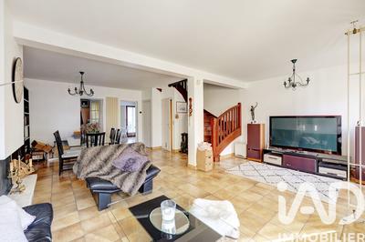 Appartement - 182 m² - 8 pièces