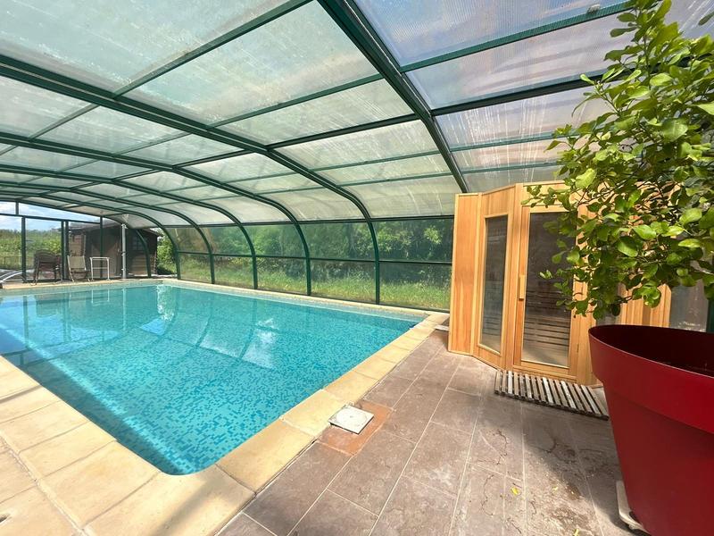 Maison - 300 m² - 9 pièces