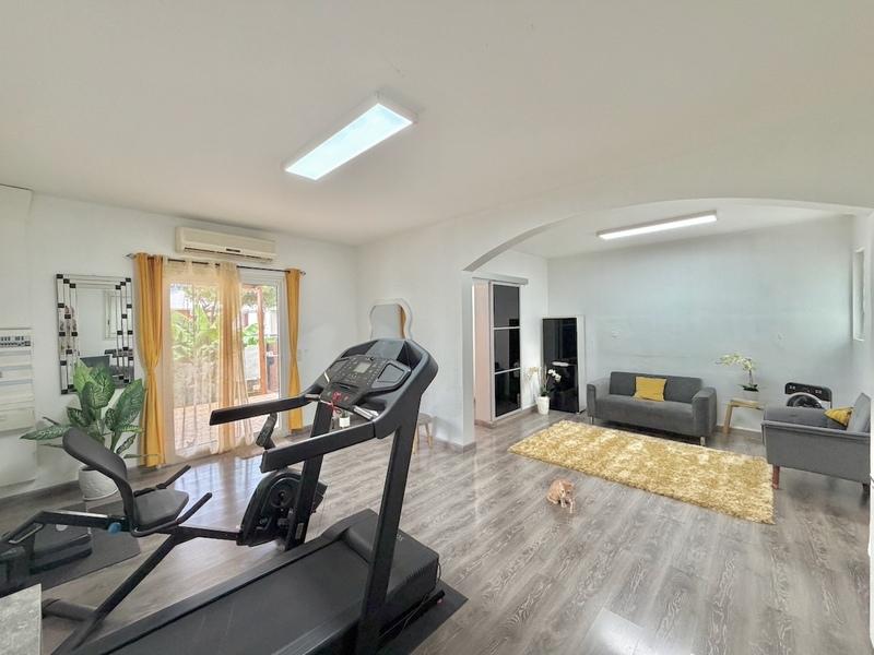 Maison - 255 m² - 8 pièces