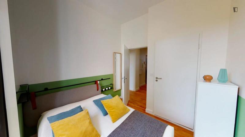 Chambre - 9 m² - 5 pièces