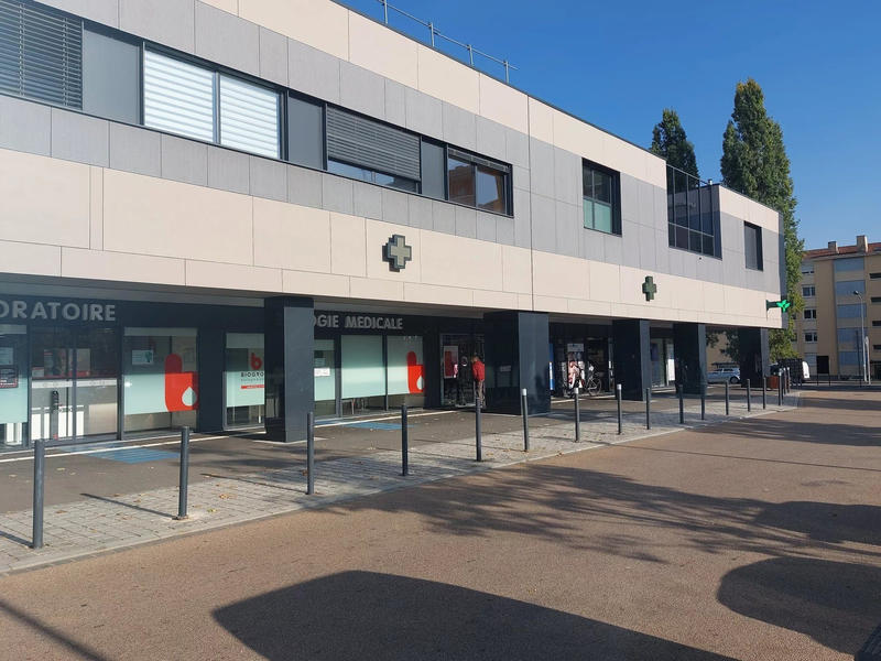 Fonds de commerce - Magasins - 89 m²