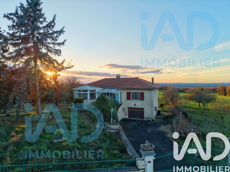 Maison - 162 m² - 8 pièces