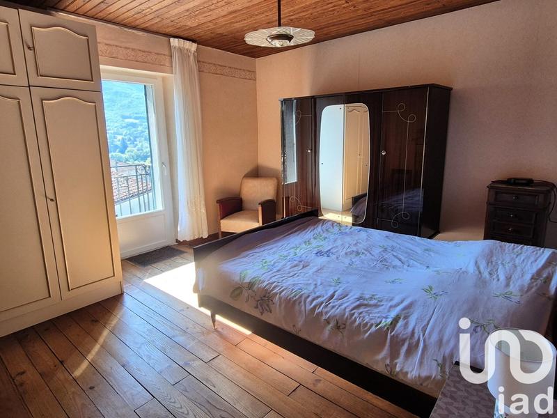 Maison - 232 m² - 8 pièces