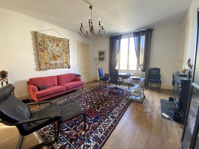 Maison - 193 m² - 16 pièces