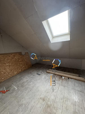 Maison - 280 m² - 9 pièces