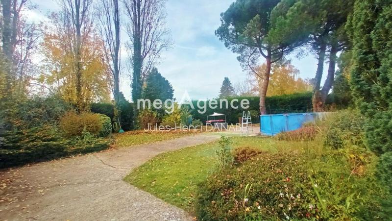 Maison - 180 m² - 8 pièces