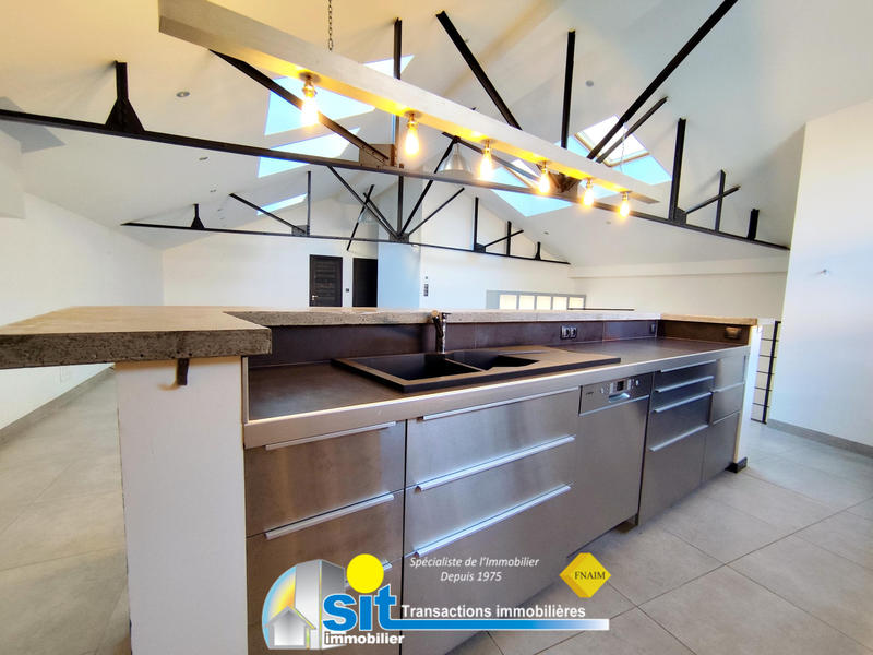 Loft - 120 m² - 3 pièces