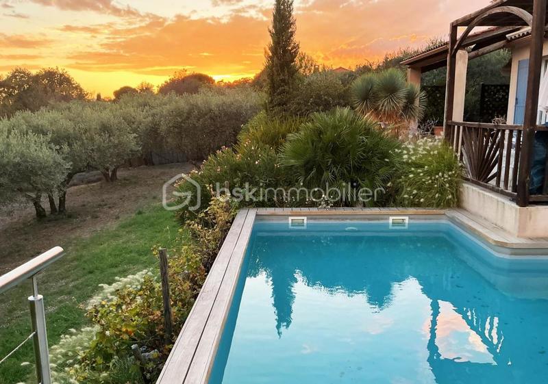 Maison - 96 m² - 4 pièces