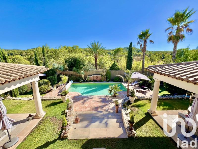 Maison - 180 m² - 5 pièces