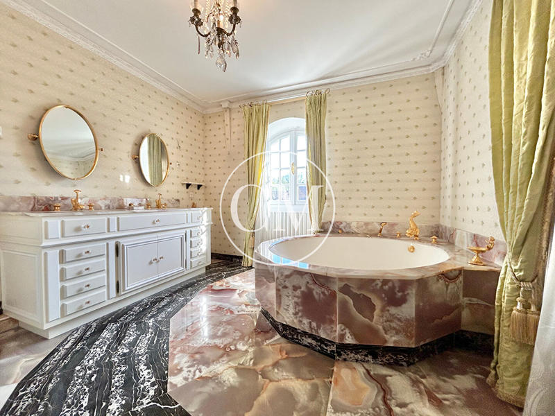 Maison - 174 m² - 6 pièces