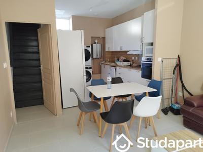 Chambre - 11 m² - 1 pièce