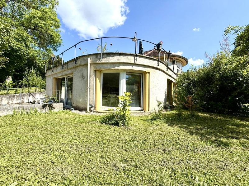 Maison - 274 m² - 6 pièces