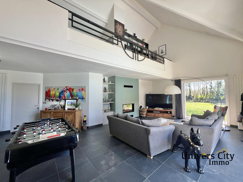 Villa - 247 m² - 10 pièces