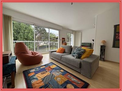 Appartement - 94 m² - 4 pièces