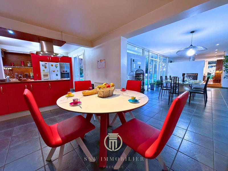 Villa - 247 m² - 7 pièces