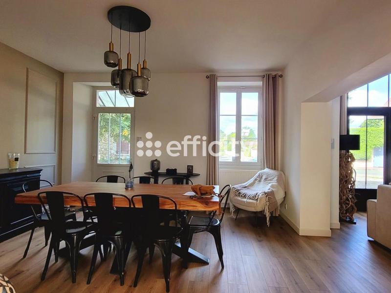 Maison - 181 m² - 6 pièces