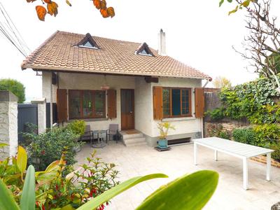 Maison - 180 m² - 9 pièces