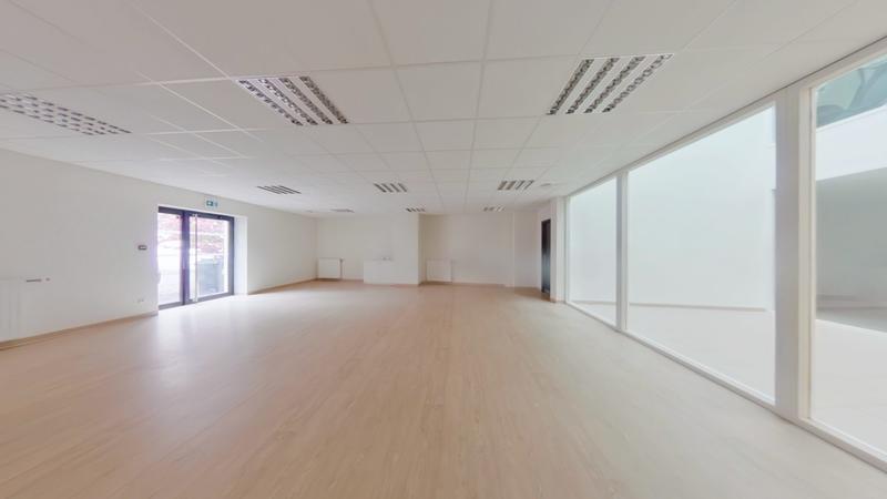 Bureau - 76 m²