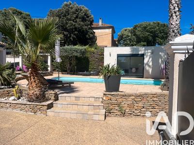 Maison - 188 m² - 8 pièces