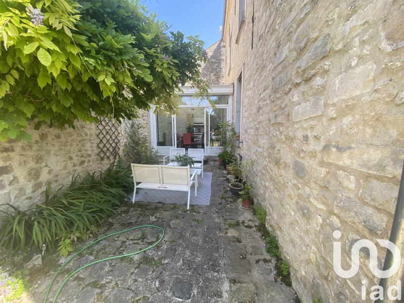 Maison - 210 m² - 8 pièces