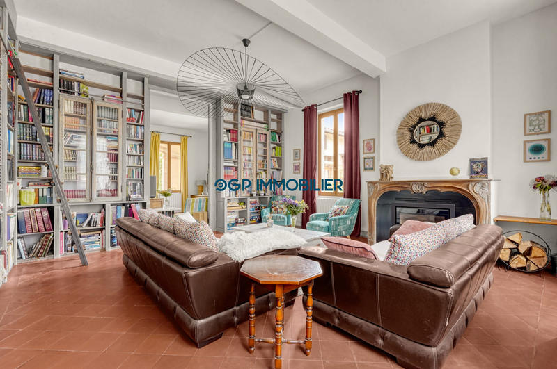 Maison - 500 m² - 16 pièces