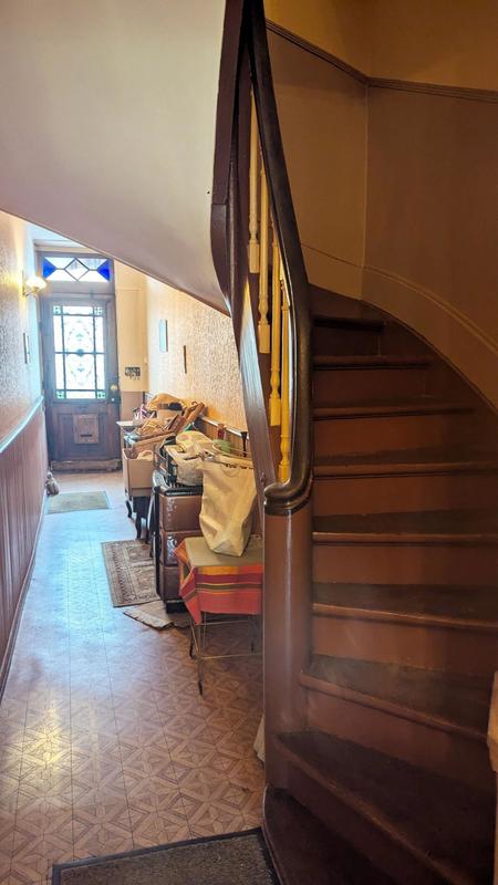 Maison - 275 m² - 9 pièces