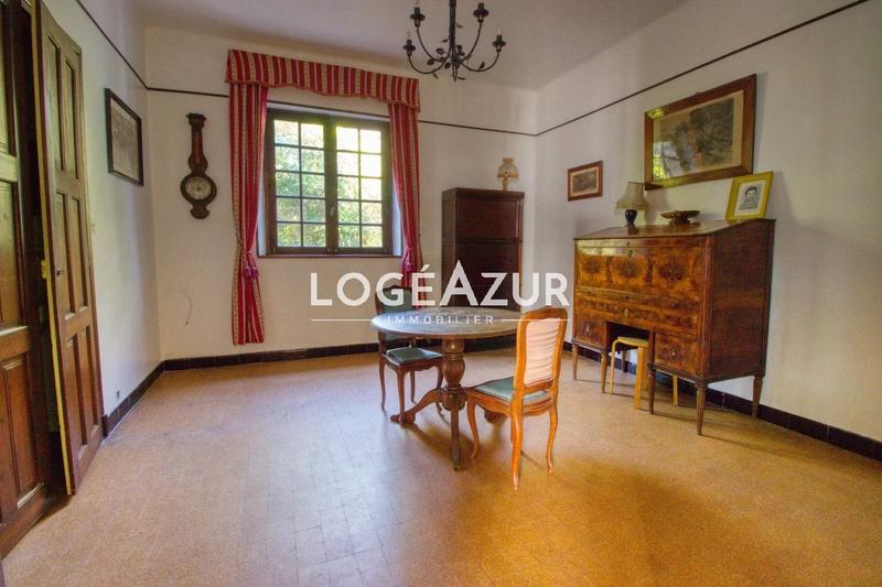 Maison - 210 m² - 8 pièces