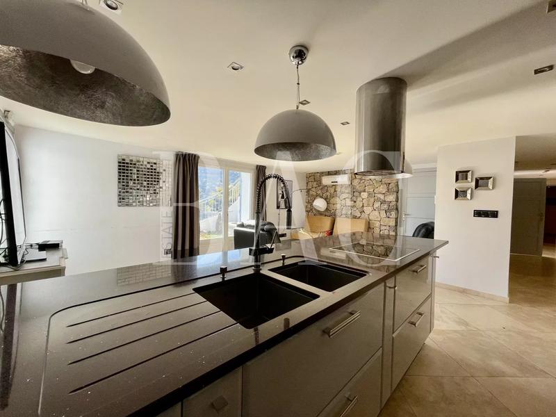 Villa - 415 m² - 10 pièces