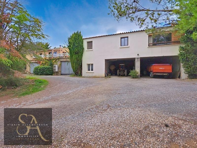 Maison - 250 m² - 13 pièces