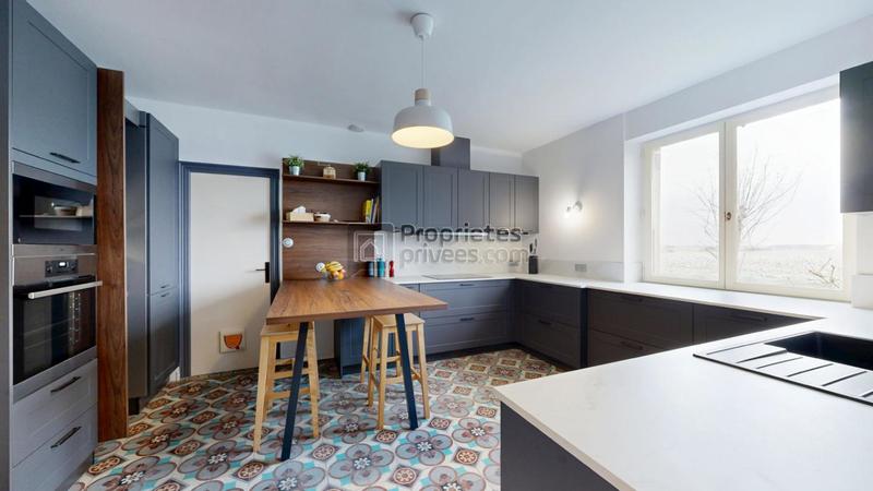 Maison - 280 m² - 7 pièces