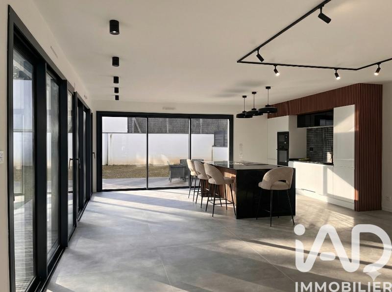 Maison - 142 m² - 6 pièces