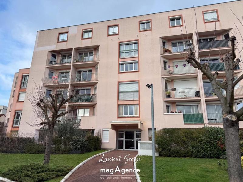 Appartement - 83 m² - 4 pièces