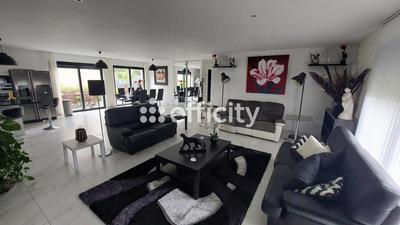 Maison - 176 m² - 7 pièces