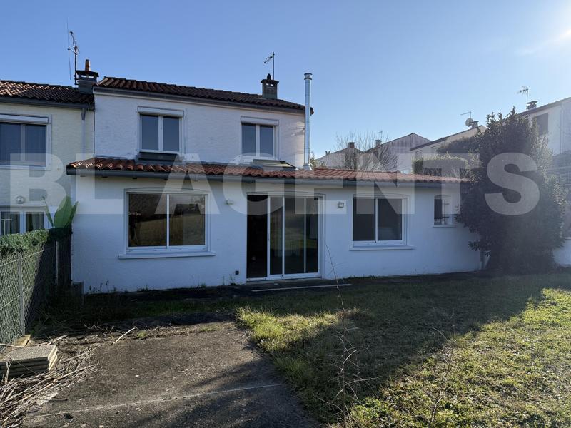 Maison traditionnelle - 148 m² - 8 pièces