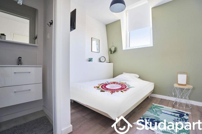 Chambre - 10 m² - 1 pièce