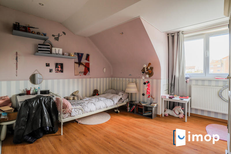 Maison - 180 m² - 7 pièces