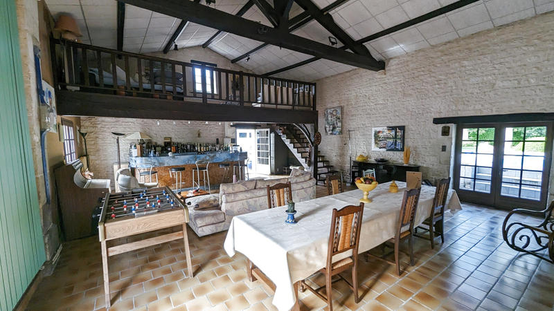 Maison - 166 m² - 7 pièces