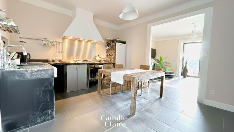 Maison - 140 m² - 5 pièces